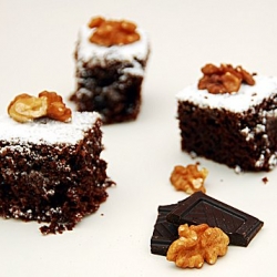 Walnuts & Chocolate Cake