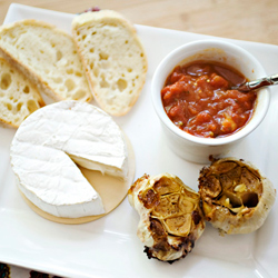 Brie and Tomato Chutney Appetizer