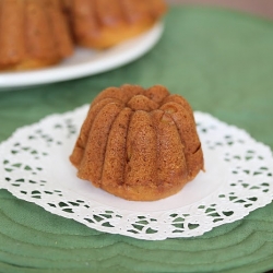 Mini Pumpkin Spice Cakes