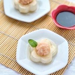 Steamed Tofu with Prawn