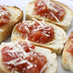 Tomato and Garlic Salschetta