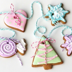 Sweet Gingerbread Garland