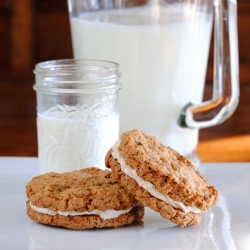 Oatmeal Maple Pecan Sandwich