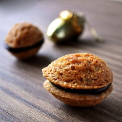 Shortbread Walnut Sandwich Cookies