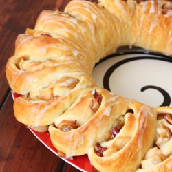 Apple Cranberry Tea Ring