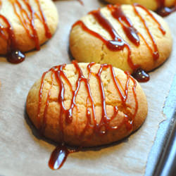 Caramel Drizzle Cookies