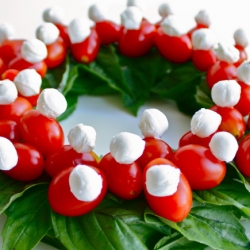 Christmas Caprese Wreath