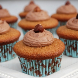 Eggnog-Hazelnut Cupcakes