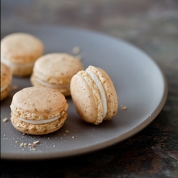 Carrot Cake Macarons