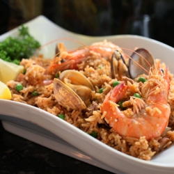 Spanish Seafood Chicken Paella