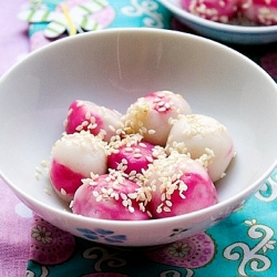 Vietnamese Mochi Balls