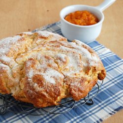 Pandoro with Peach Jam