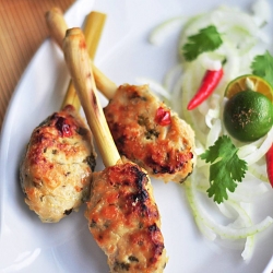 Grilled Lemongrass Chicken Skewers