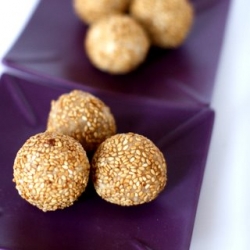 Mini Sesame Seed Balls