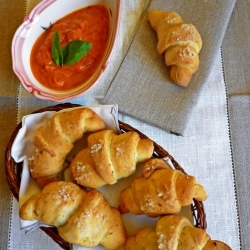 Croissant with Herbs & Peppers Dip