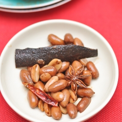 Chinese Style Braised Peanuts