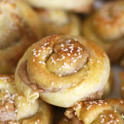 Honey Sesame Rolls