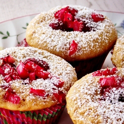 Raspberry Rhubarb Muffins