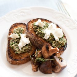 Tapenade Bread and Fig Salad