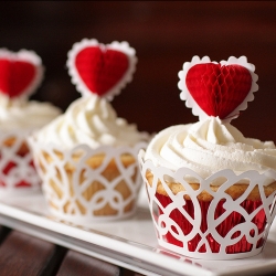 Vanilla Cupcakes with White Icing