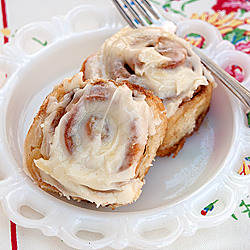 Cinnamon Rolls w/Cream Cheese Icing