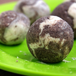 Black and White Tangyuan