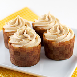 Banana Cupcakes w/ Peanut Butter