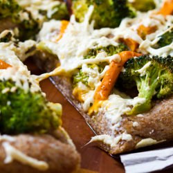 Cheesy Broccoli Pizza