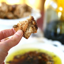 Roasted Garlic Dipping Oil