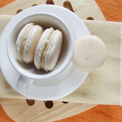 Macarons with Toffee Filling