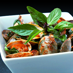 Clams with Chili and Basil