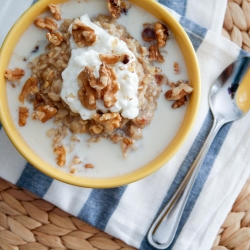 Banana & Date Oatmeal