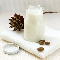 Homemade Non Separating Almond Milk