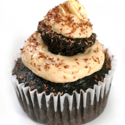 Chocolate Peanut Butter Cupcake