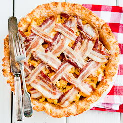 Bacon Mac’n’cheese Pie