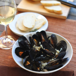 Mussels with Shallots and Thyme