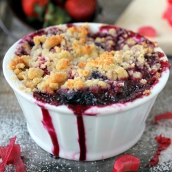 Rhubarb Berry Crumbles