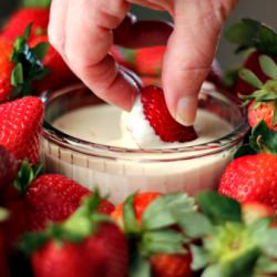 Strawberries w/ Brown Sugar Dip