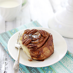 Caramel Pecan Brioche Rolls