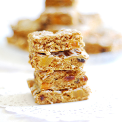 Apricot-Raisin Oatmeal Bars