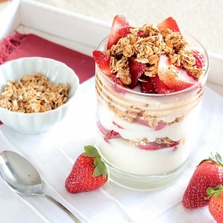 Strawberry Toasted Oat Parfait