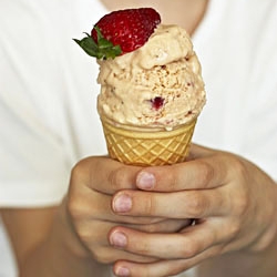 Homemade Strawberry Ice Cream