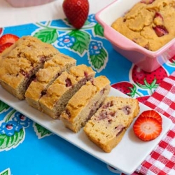 Sweet Strawberry Snack Cakes