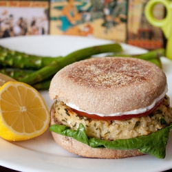 Lemon Garlic Tuna Burgers