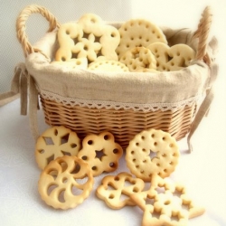 Doily Biscuits