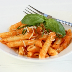 Pasta with Fresh Roma Tomato Sauce