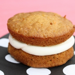 Carrot Cake Whoopie Pies