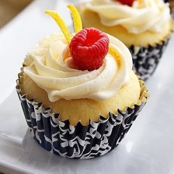 Lemon Cupcakes with Limoncello-Cream