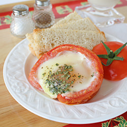 Baked Eggs in Tomato Cups