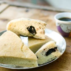 Semolina Bread with Olives